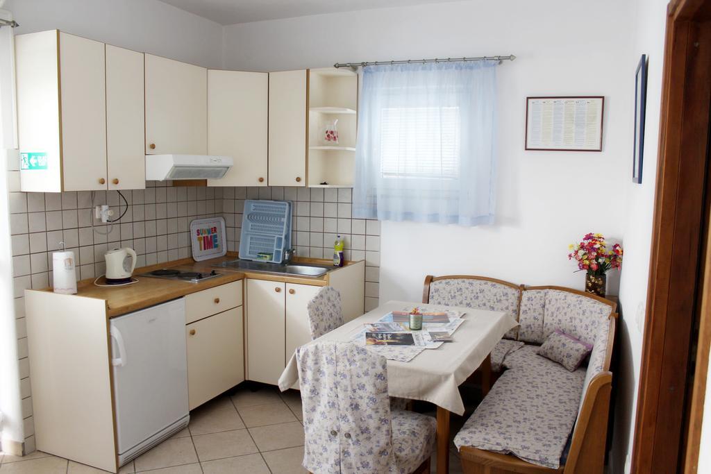 Apartments Petric Макарська Екстер'єр фото