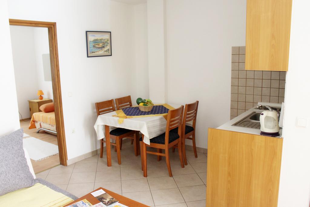 Apartments Petric Макарська Екстер'єр фото
