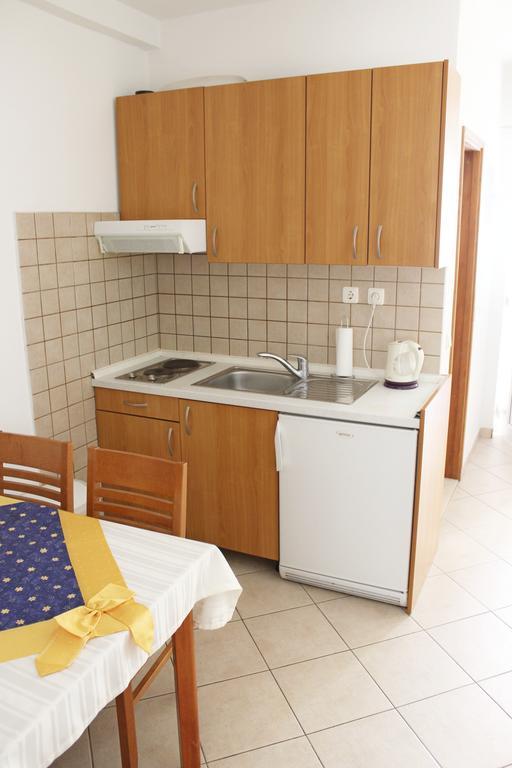 Apartments Petric Макарська Екстер'єр фото