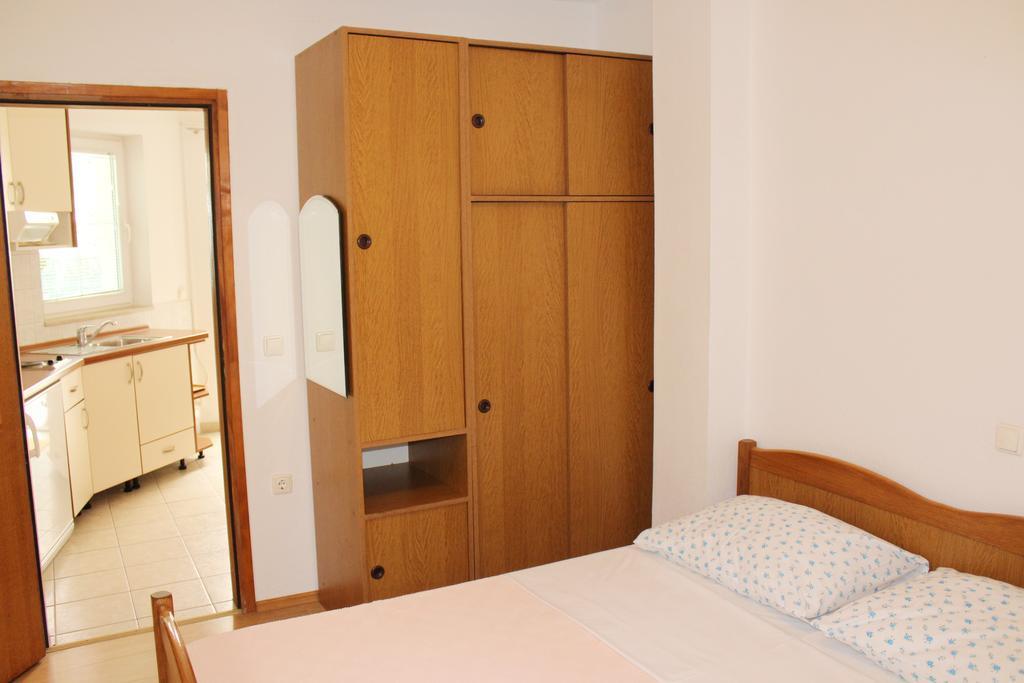 Apartments Petric Макарська Екстер'єр фото